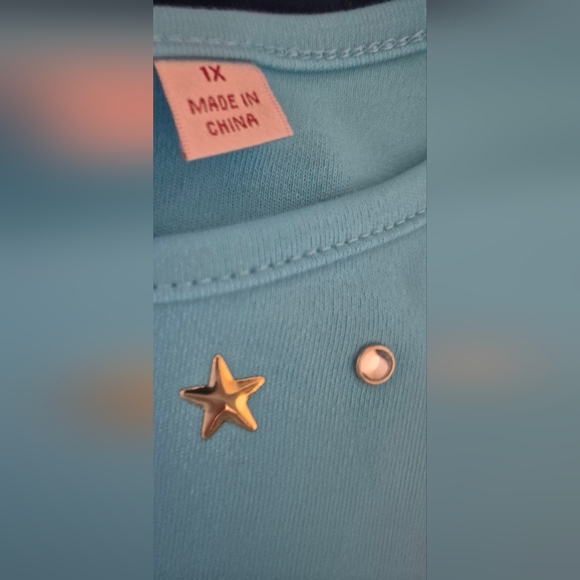 Women's 1X Quaker Factory Blue Top w/ Round Collar & Embroidery Details - Picture 7 of 9